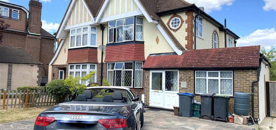 4 bed semi-detached house to rent