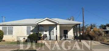 606 N Oak St, Carlsbad, NM 88220