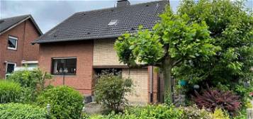 Emmerich-Speelberg:  Charmantes Haus auf Erbpachtgrundstück in ruhiger Lage