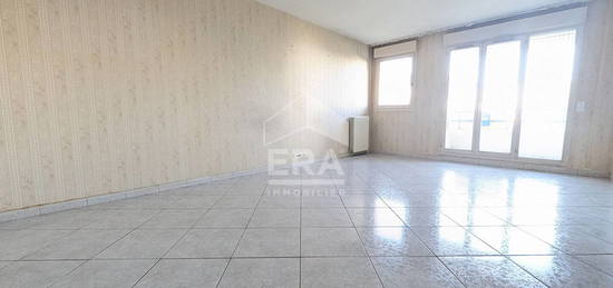 Appartement de 3 pièces 72.60 m2 avec balcon, cave et box