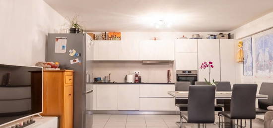 Appartement 4 pièces, proche de toute commodité