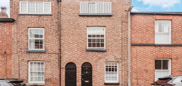 4 bed terraced house for sale