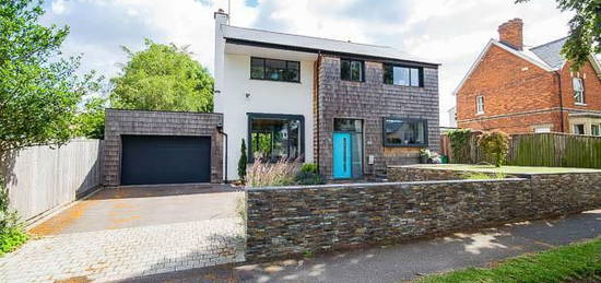 4 bedroom detached house