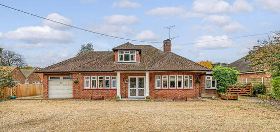 Bungalow for sale in Lodge Road, Writtle CM1