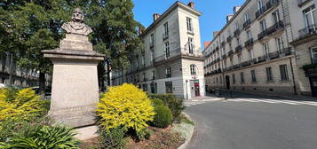 Place Delorme / Guist'hau T2 bureau ou appartement dans bel ancien