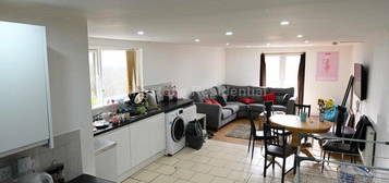 6 bedroom terraced house