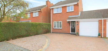 3 bedroom link detached house for sale