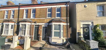 3 bed end terrace house to rent