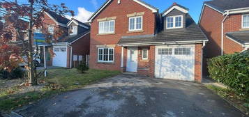 5 bedroom detached house