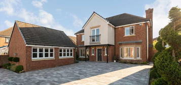 6 bedroom detached house for sale