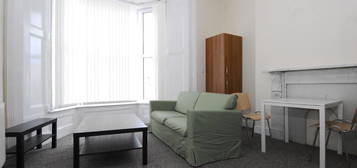 2 bed flat to rent