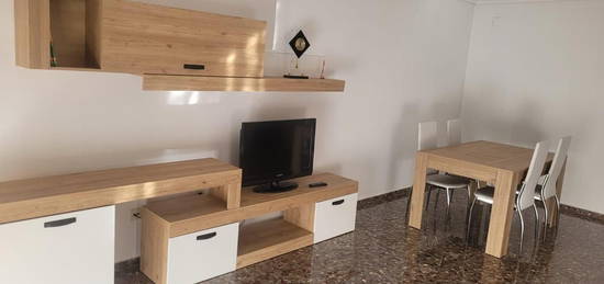 Apartamento de alquiler en  Hermanos Bou, Zona Avenida del Mar