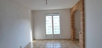 Appartement  à louer, 3 pièces, 2 chambres, 59 m²