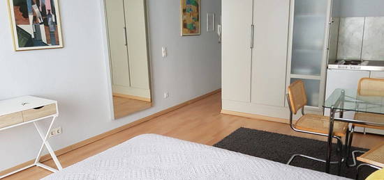 Möbliertes Appartement mit Balkon in der Innenstadt