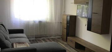 Inchiriez apartament