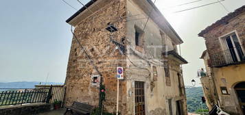 Casa indipendente in vendita in via San Cesareo s.n.c