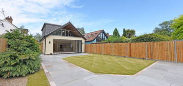 4 bed detached bungalow to rent