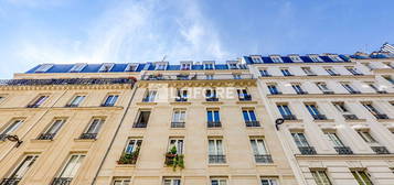 Rue Burnouf 2 pièces calme en étage