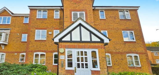 Flat for sale in Philips Close, Carshalton SM5