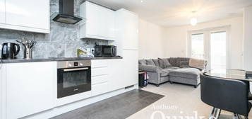 2 bed flat for sale