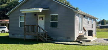 516 Davis St, Cowan, TN 37318