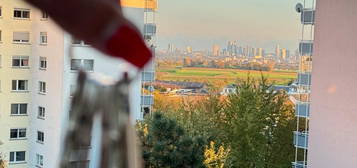 Schöne 3 Zimmer Wohnung mit Skyline Aussicht auf Frankfurt