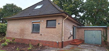 Klassischer Walmdachbungalow in Schortens, Ortsteil Grafschaft