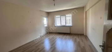 CADDE İNVESTDEN SEYRAN CADDESİNDE 3+1 BOŞ SATILIK DAİRE