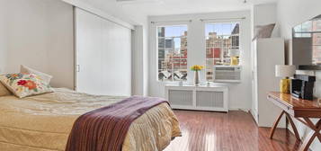 320 E 42nd St Apt 1903, New York, NY 10017