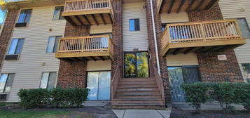 716 Prescott Dr Apt 103, Roselle, IL 60172