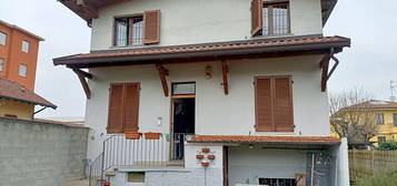 Villa in vendita in via Gravellona