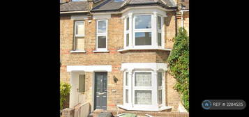 5 bedroom terraced house