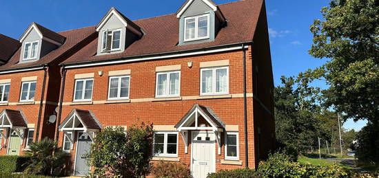 Town house for sale in Penney Way, Tadley RG26