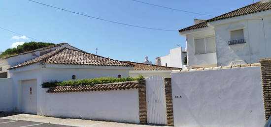 Alquiler de  Casa o chalet independiente en calle Nereida, 57  a