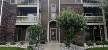 208 Glengarry Dr #301, Bloomingdale, IL 60108