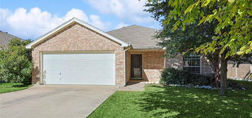 9312 Alyssa Ct, White Settlement, TX 76108