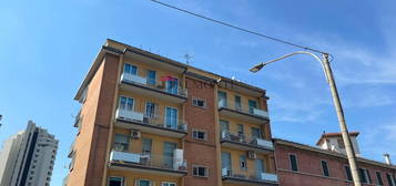 Quadrilocale buono stato, primo piano, San Donato, Bologna