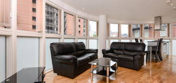 Flat to rent in New York Street, Leeds LS2