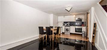 Flat to rent in Caledonian Road, London N7