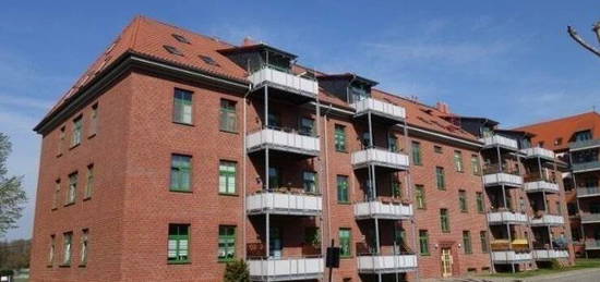 3 Zi. Wohnung mit Fahrstuhl, Balkon und Stellplatz im Wilhelminischen Hof