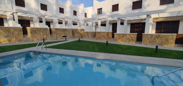 Casa en calle Cala Higuera en San José, Níjar