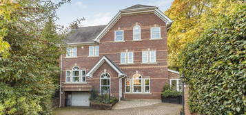 6 bedroom detached house for sale