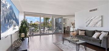 131 N  Gale Dr #2A, Beverly Hills, CA 90211