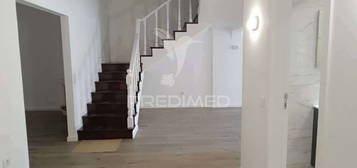 Apartamento T5 - Duplex