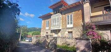 Casa en barrio Cotillo en Anievas