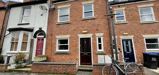 6 bedroom terraced house