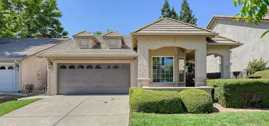 11 Crossley Ct, Sacramento, CA 95833