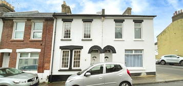 Terraced house to rent in Dale Street, Chatham, Kent ME4