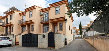 Chalet pareado en venta en calle las Piñas