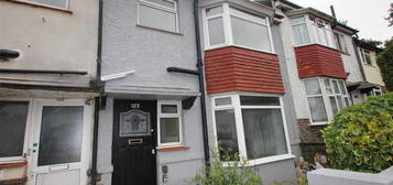 5 bedroom terraced house to rent